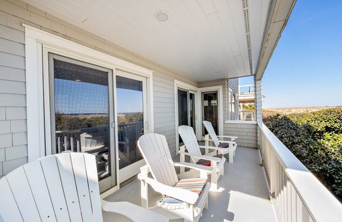 Harvey Cedars Haus | Beachfront Luxury - Newly Updated in Harvey Cedars!