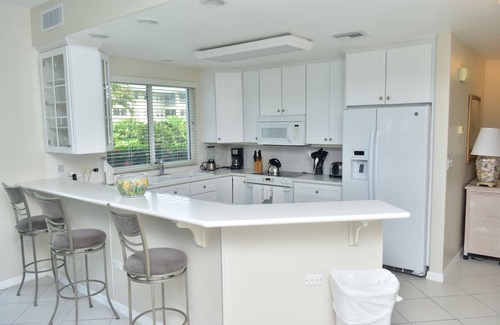 Seven Mile Beach Eigentumswohnung | Beachfront Ocean Level Condo auf 7 Mile Beach - 3 Rm - Pool / Jac
