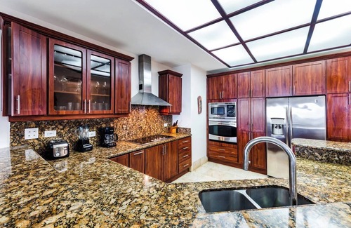 Playa Langosta Wohnung | Riesige Luxus Oceanfront 3BR / 3BA direkt am Playa Langosta - Crystal Sands 304