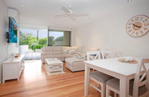 Hawks Nest Wohnung | Beachfront on Bennetts Beaches Apartment 4