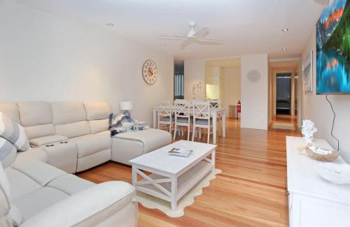 Hawks Nest Wohnung | Beachfront on Bennetts Beaches Apartment 4
