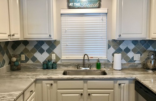 Ono Island Eigentumswohnung | đRetreat am Strand auf dem Perdido Key. Zwei Pools, ein Whirlpool und ein Fitnessstudio