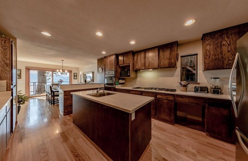 Zephyr Cove Haus | Beachfront Retreat | Sweeping Lake Views | Sleeps 10