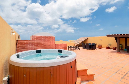 Oranjestad-West Eigentumswohnung | Beachfront - Surround View 4BR Penthouse - P516
