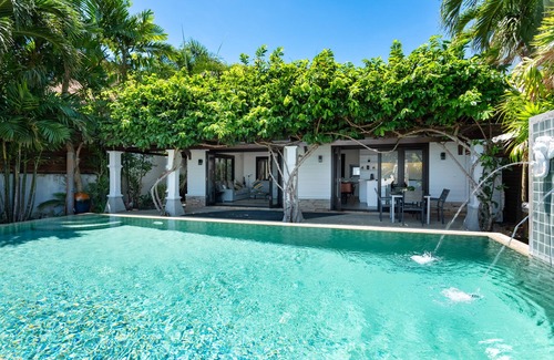 Koh Samui Villa | Beachfront Villa Private Beach & Pool 3 Ensuite Bedrooms Housekeeper included
