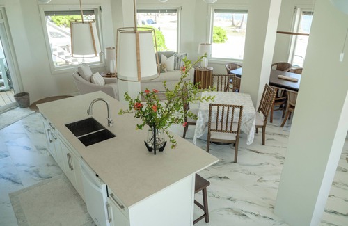 Blossom Village Hütte | Beachfront One-Bedroom Villa- Private pool/Wifi. addt'l bedrooms upon request