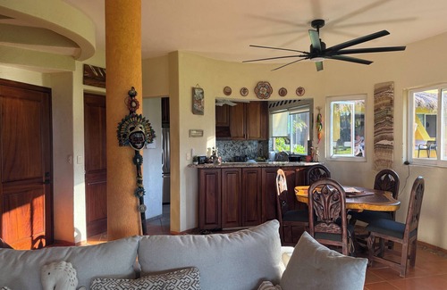 Ixtapa - Zihuatanejo Villa | Villa am Strand mit Wi-Fi, Infinity Pool, 60 Schritte zum Strand!