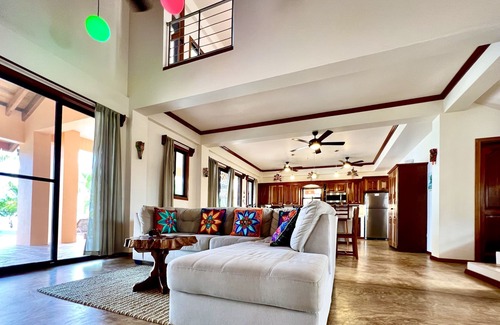 Sittee River Villa | Windsong Belize - Brandneue Villa am Strand mit Pool