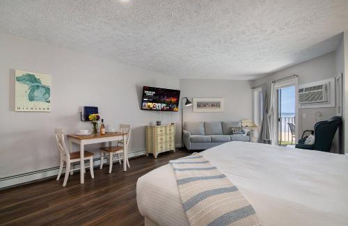 Traverse City Haus | Beachfront Walkout Condo Pointes North Resort 2874