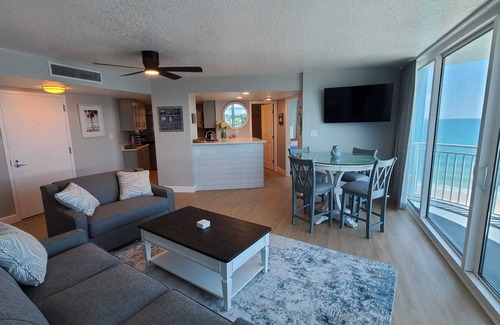 River Ridge Estates Eigentumswohnung | Beachfront with Ocean View in Peck Plaza