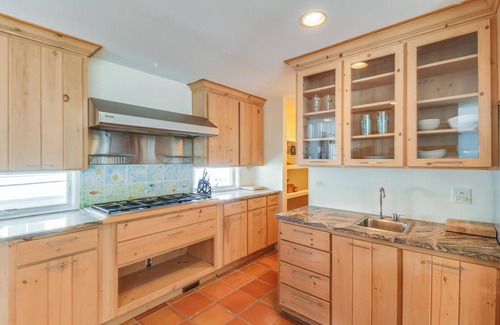 Sussex County Haus | Beachside 4-Bedroom Retreat: Ocean Views, Gourmet Kitchen & Dog-Friendly