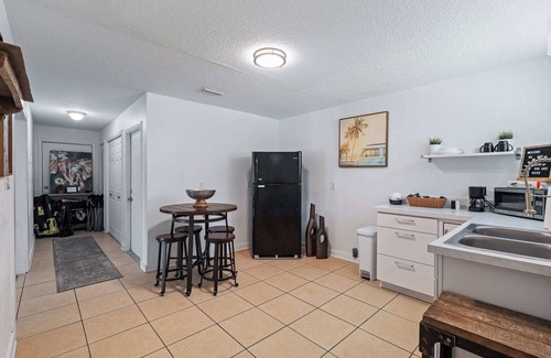 Vilano Beach Haus | Beachside Cabana l Heated Pool l Walk to Beach