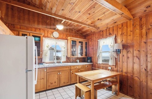 Greenbush Haus | Beachside Cottages for Groups- Sleeps up to 40!
