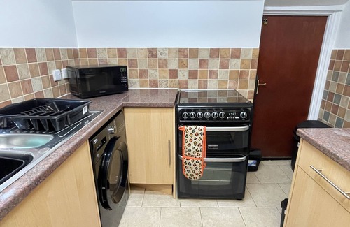 Swindon Haus | Beanie’s @LorneStreet