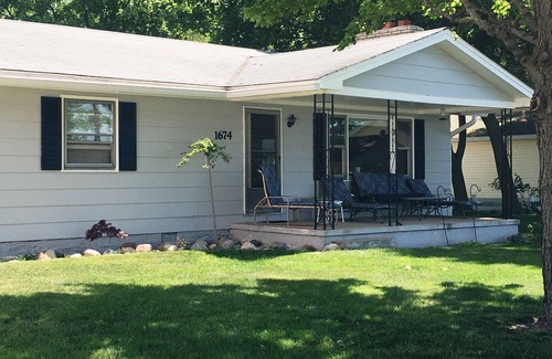 Silver Lake Haus | Bear Den at Silver Lake-family friendly, beautiful lake view