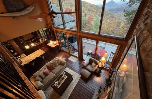 Jasper Kabine | Bearfoot Falls-Privately Owned Waterfall~22 Acres-Hiking trails~Hot Tub~Firepit