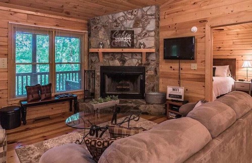 Cherry Log Kabine | "Beary Irresistable" BRAND NEW Whirlpool, Doppeldecker, Ess- / Wohnbereich im Freien