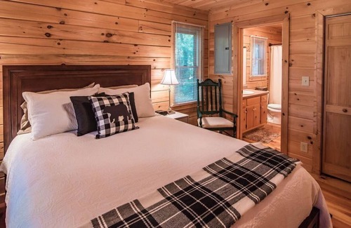 Cherry Log Kabine | "Beary Irresistable" BRAND NEW Whirlpool, Doppeldecker, Ess- / Wohnbereich im Freien