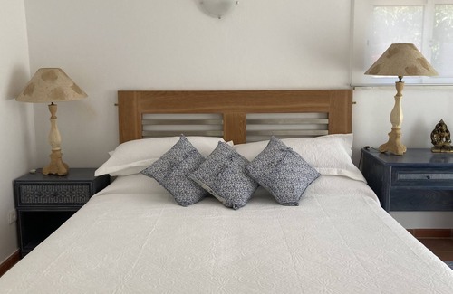 Albufeira Hütte | Beautiful, newly renovated, romantic cottage walking distance to golden beaches