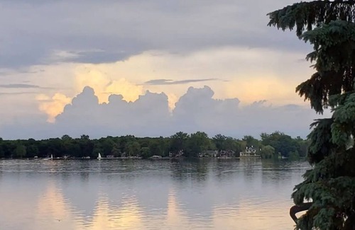 Haslett Haus | Beautiful 4Br 4Ba lake home with private waterfront