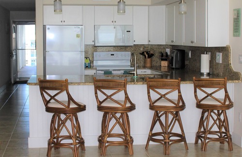 New Smyrna Beach Eigentumswohnung | Beste Zeit des Jahres! Oktober SPECIAL-DIRECT OCEANFRONT 2/2 Eigentumswohnung, No Drive Beach