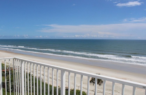 New Smyrna Beach Eigentumswohnung | Beste Zeit des Jahres! Oktober SPECIAL-DIRECT OCEANFRONT 2/2 Eigentumswohnung, No Drive Beach