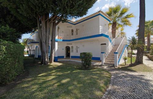 Almancil Wohnung | Beautiful 2 Bedroom Self Catering Apartment with Private Pool and Garden in the Encosta do Lago Resort in Quinta do Lago