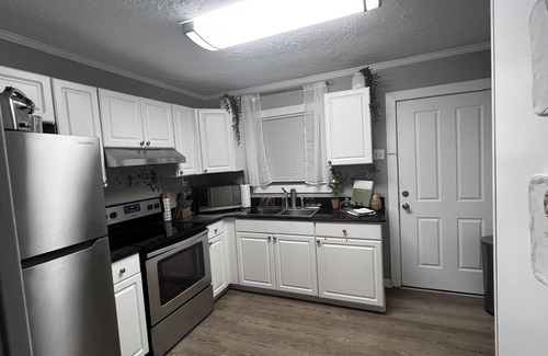 Jackson Haus | Beautiful 2 BR suite in the center of downtown Jackson.