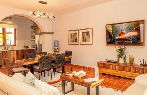 Nopolo Haus | Beautiful 2bedroomHome, nearby the community pool By Casago