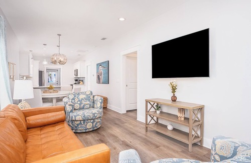 Mexico Beach Haus | Beautiful, 2BR/2BA-beachside coastal cottage house, steps to the beach