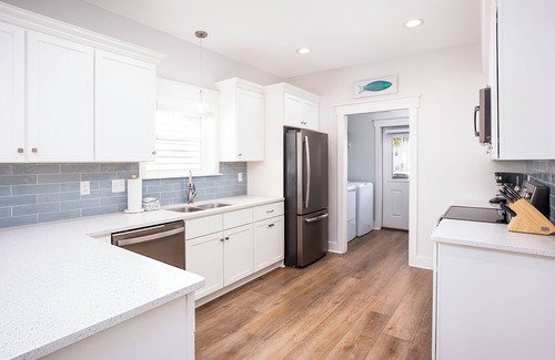 Mexico Beach Haus | Beautiful, 2BR/2BA-beachside coastal cottage house, steps to the beach