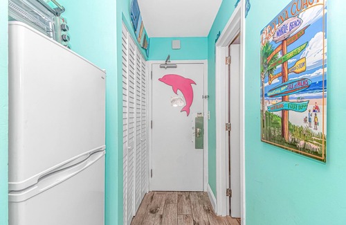 Myrtle Beach Eigentumswohnung | Beautiful 2nd Floor Oceanfront Studio w/King Bed! Landmark 229