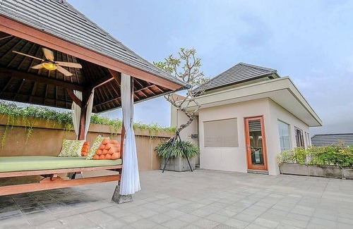 Nakula Villa | Beautiful 3BR Villa W/Private Pool! 3Min Drive To Eat Street!