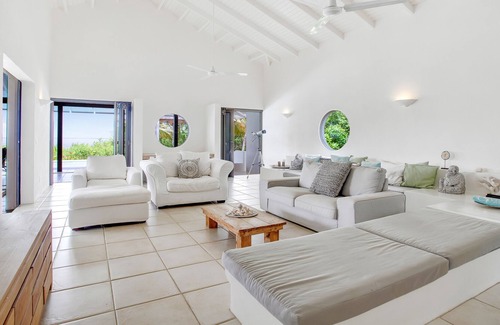 Sabadeco Villa | Schöne 5 Schlafzimmer Villa mit Meerblick und privatem Pool