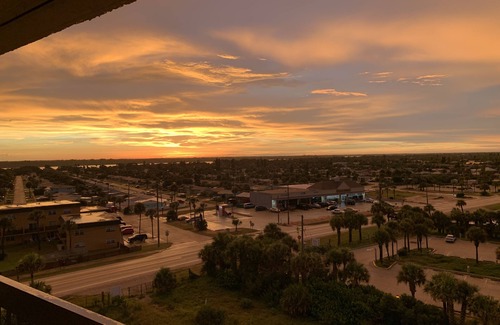 Ormond-by-the-Sea Eigentumswohnung | Beautiful 7th floor Beach Front Ocean View Condo