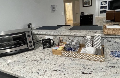 Cape Saint Claire Wohnung | Beautiful Annapolis 3 Bedroom Basement Apartment, Super Clean, Super Spacious !!