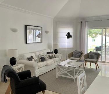 Almancil Wohnung | Beautiful apartment for rent in Quinta do Lago with excellent resort facilities close to lake and beach.