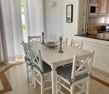 Almancil Wohnung | Beautiful apartment for rent in Quinta do Lago with excellent resort facilities close to lake and beach.