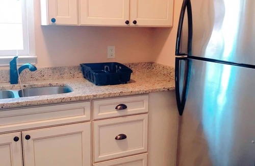 Downtown Greensboro Wohnung | Beautiful apt Downtown perfect for long term stays