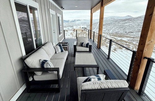 Sweetwater Haus | Beautiful Bear Lake Getaway!!!