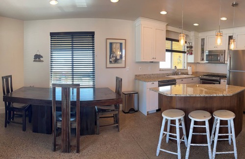 St. Charles Haus | Beautiful Bear Lake House, with big grassy yard, 4 mins to North Beach.