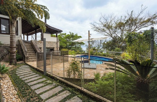 Santo Antonio de Lisboa Haus | Beautiful house with sea view, swimming pool and barbecue in a conservation area