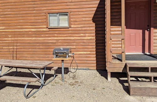 Rye Kabine | Beautiful Cabin in a Campground! Gorgeous views of the Wet Mountains