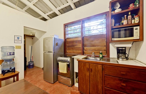 Hopkins Kabine | Beautiful cabin nestled in tropical surroundings on the Banks of the Sitee River