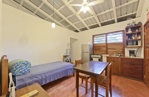 Hopkins Kabine | Beautiful cabin nestled in tropical surroundings on the Banks of the Sitee River