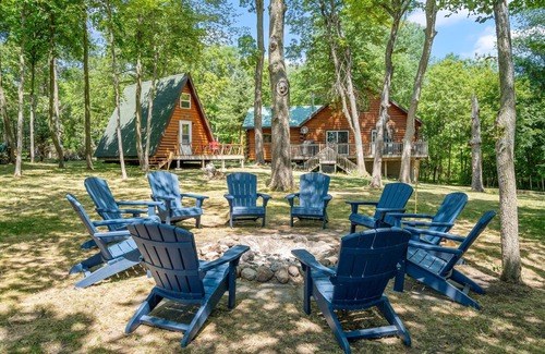 Meeker County Kabine | Beautiful cabin on lake with a dock on 1.5 acres private property