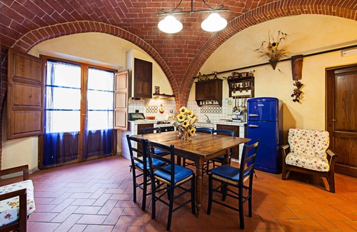 Sinalunga Wohnung | Schöne charakteristische Wohnung mit privatem Garten, Pool und Parkplatz