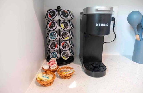 Neptune Beach Wohnung | Beautiful coastal condo - walk to the beach!