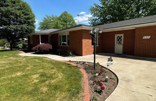 Shipshewana Haus | Beautiful completely remodeled home in the peaceful quaint town of Shipshewana