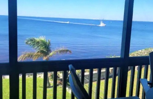 Ruskin Eigentumswohnung | Beautiful Condo with one of the best views of Tampa Bay